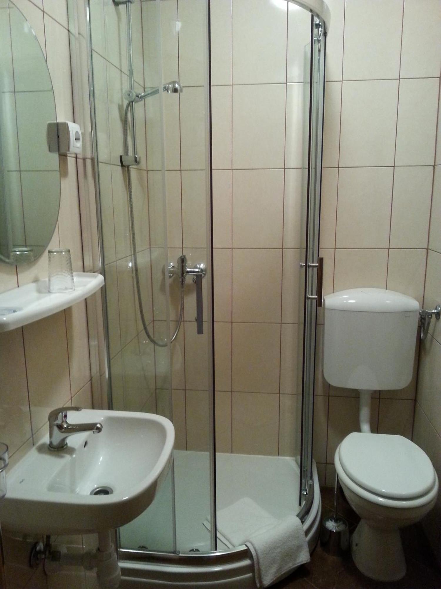 Hotel Gacka Otočac الغرفة الصورة
