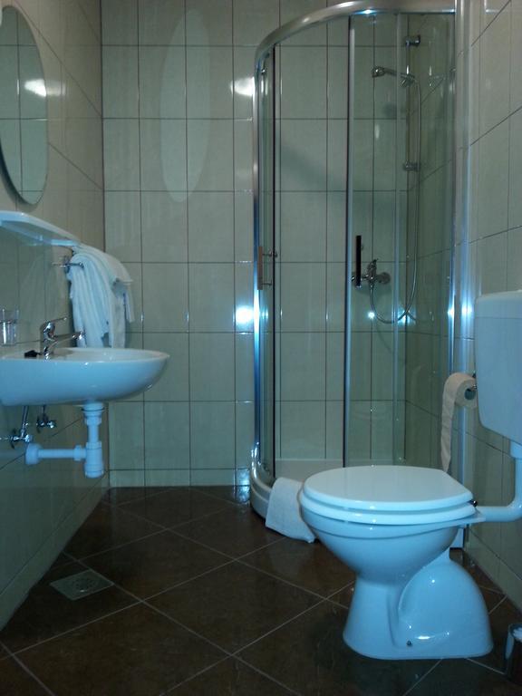 Hotel Gacka Otočac الغرفة الصورة